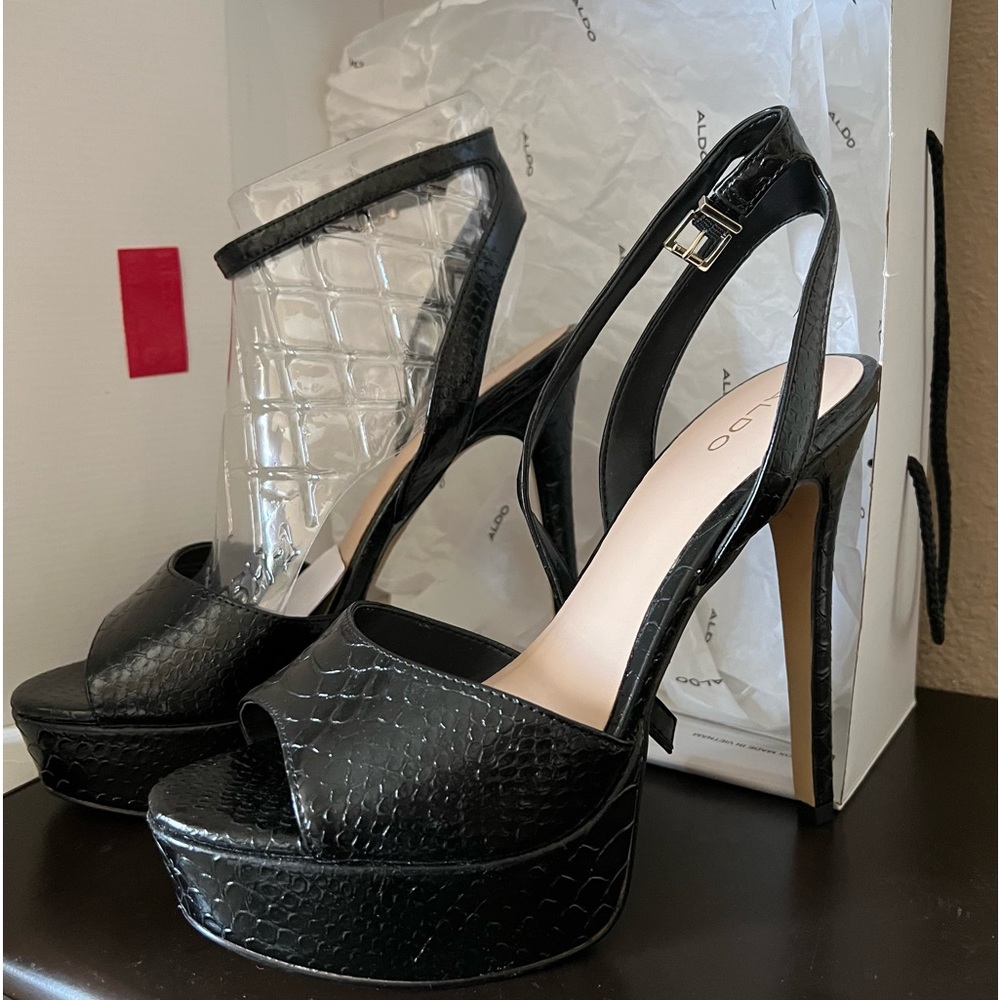 New Aldo high hill size 9